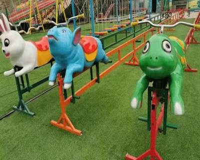 小猪快跑无动力游乐设备