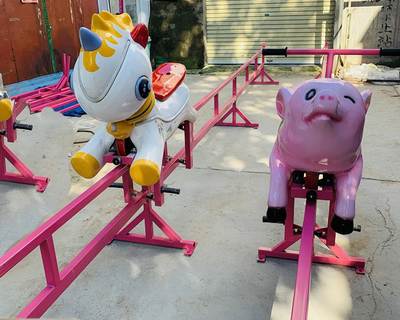 小猪快跑无动力游乐设施